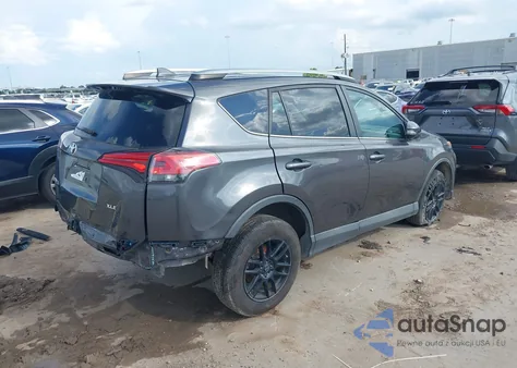 2017 Toyota Rav4 Xle z USA, uszkodzony, nr VIN 2T3WFREV2HW351307
